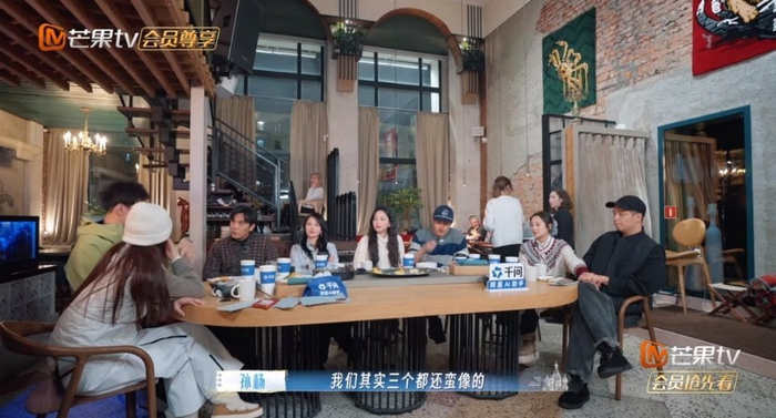 世界杯实时比分-孙杨节目中哽咽回忆禁赛岁月，家人与张豆豆陪伴渡难关|妻子的浪漫旅行|穿越|阴霾|低谷|煎熬_新浪娱乐_新浪新闻